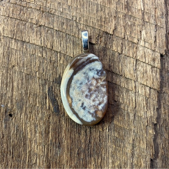 Raw Form Polished Swirled Flint Necklace Pendant - Picture 1 of 3